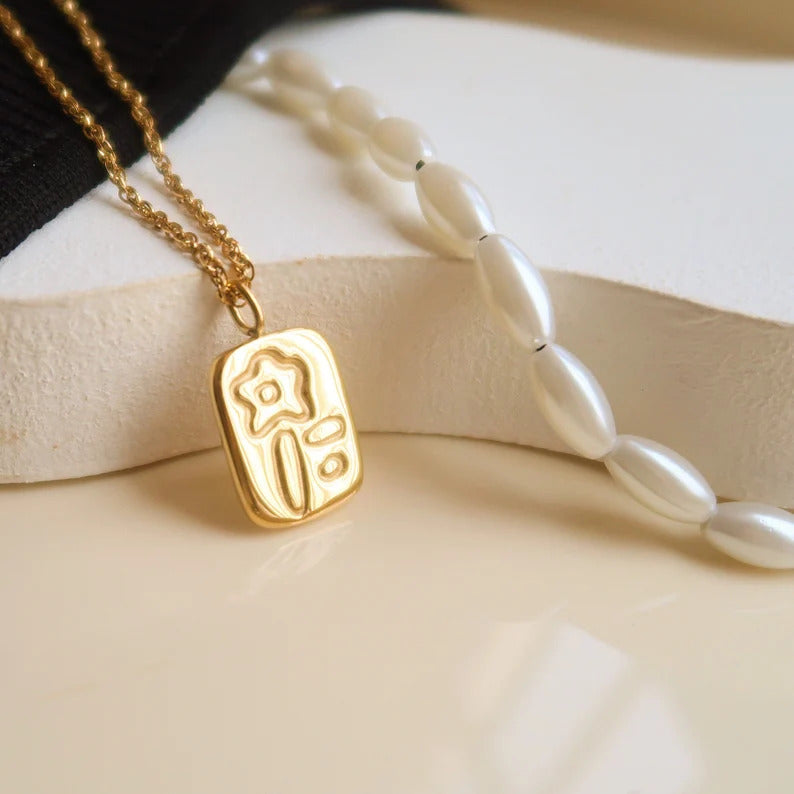 Meadow Flower Vintage Necklace