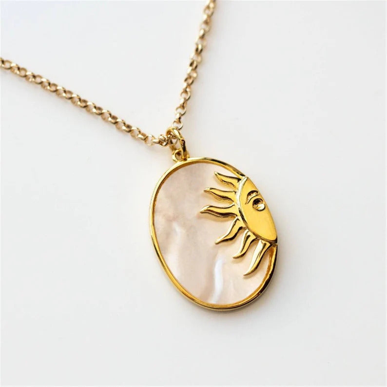 Sunshell Vintage Necklace