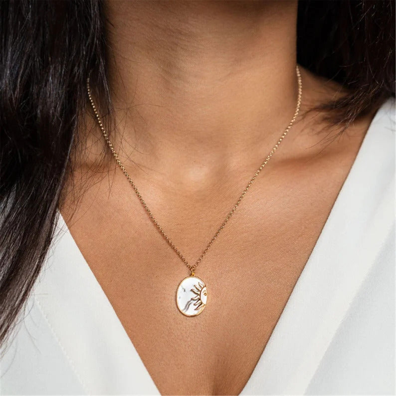Sunshell Vintage Necklace