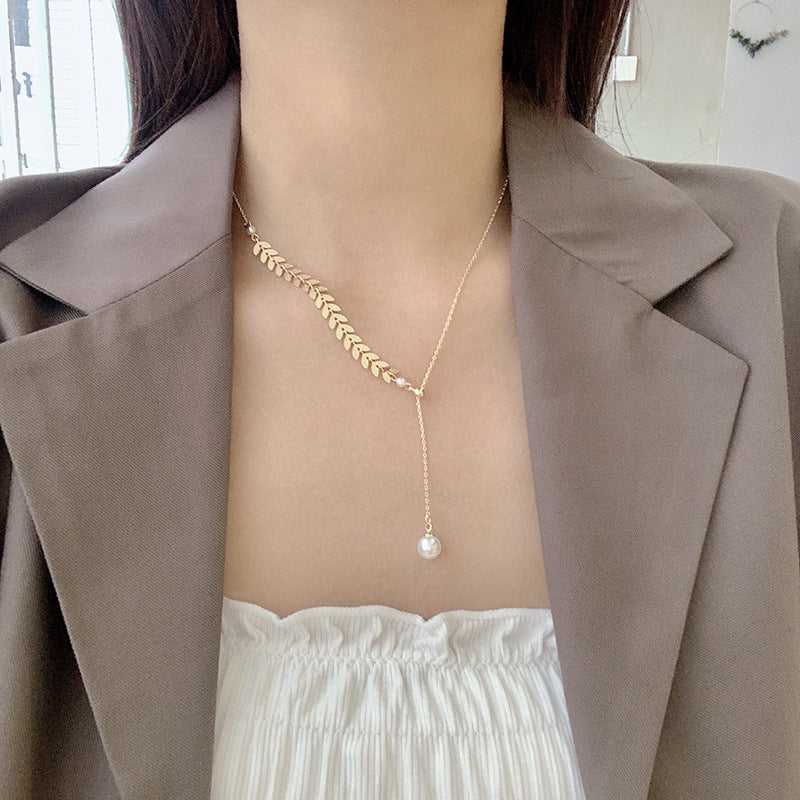 Feather Drop Pearl Necklace