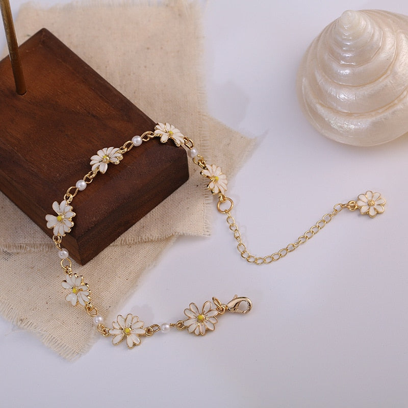 Daisy Flower Pearl Bracelet
