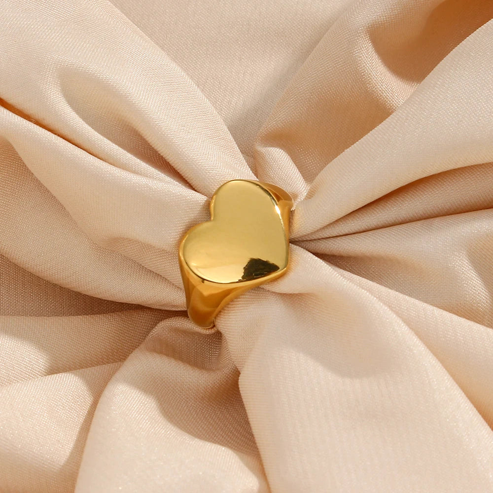 Simple Heart Ring – Hunny Haven