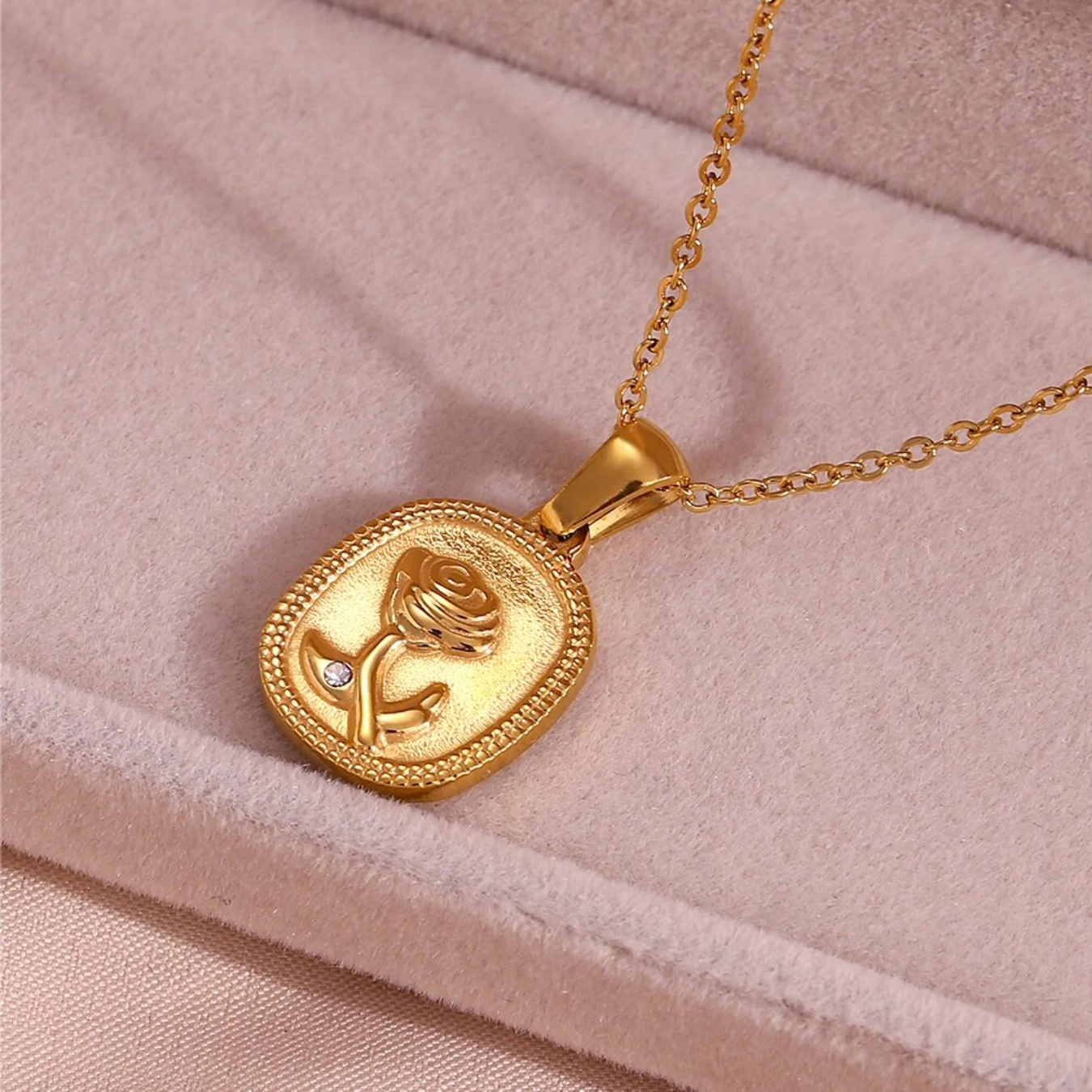 Romantic Rose Necklace